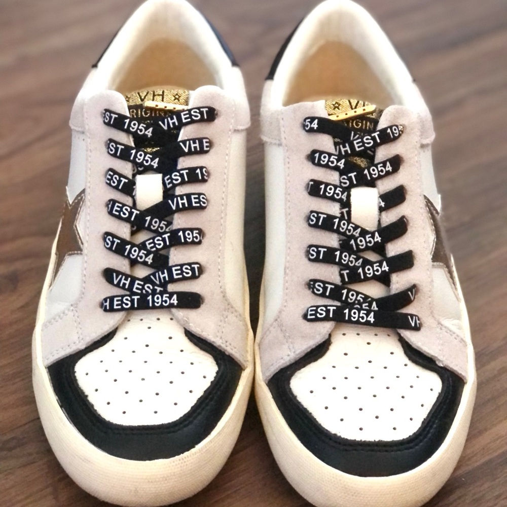 Authentic Vintage Havana Oaklee Sneakers great condition!